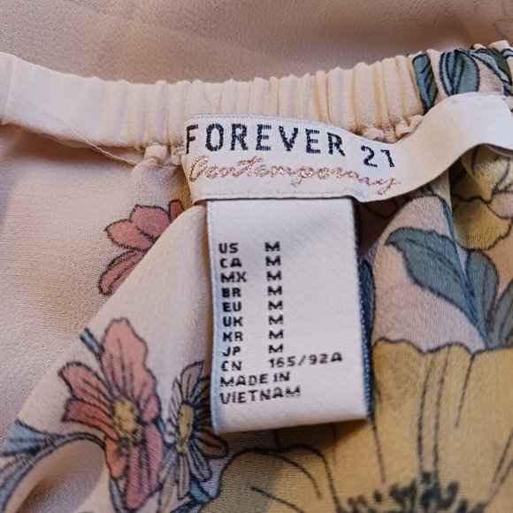 ❤️🛍️ Forever 21 Floral Peasant Blouse.   Size M❤️🛍️ - Picture 6 of 9
